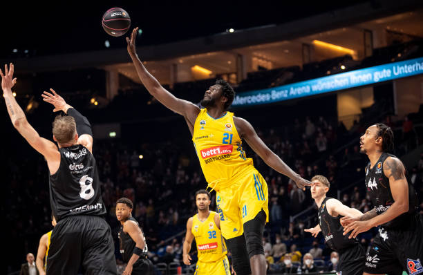 更揭示了他 更揭示了他