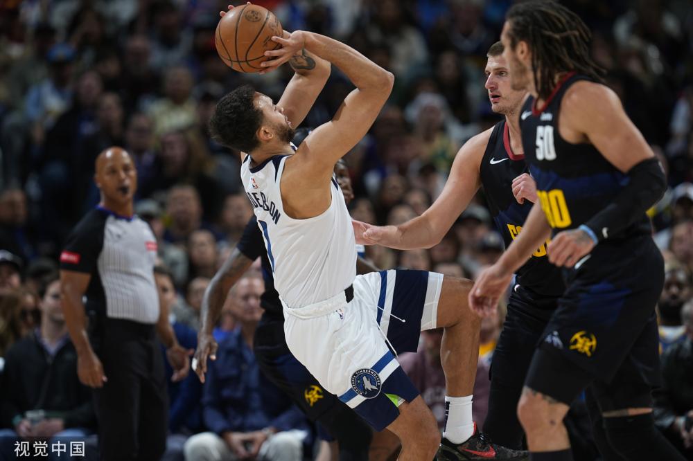 通过边路传 通过边路传